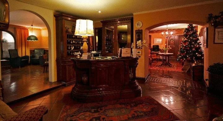 Hotel Arnaldo Aquila D'Oro Рубиера Екстериор снимка