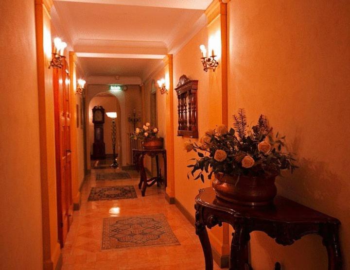 Hotel Arnaldo Aquila D'Oro Рубиера Екстериор снимка